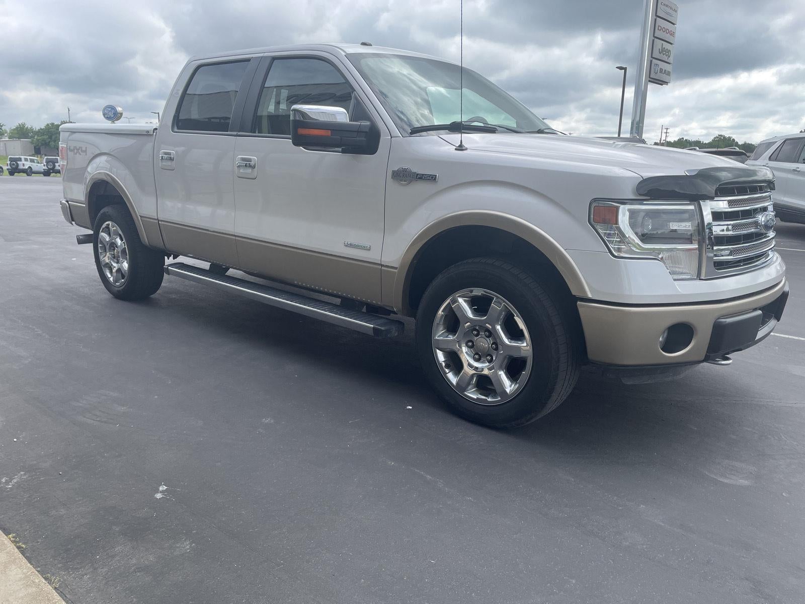 2014 Ford F-150 — interior view