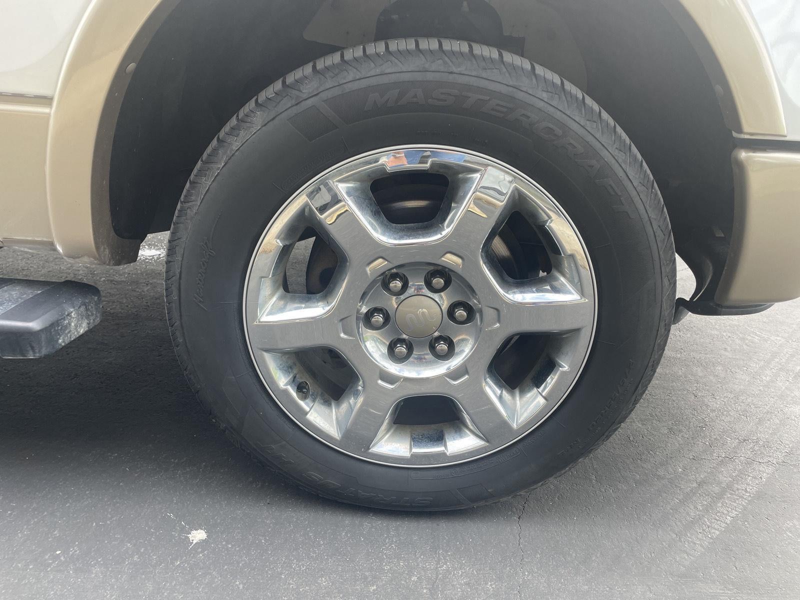 2014 Ford F-150 — detail view